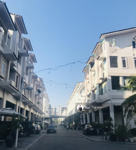 Bán căn nhà liền kề khu Paradise cảng tàu du lịch Tuần Châu. Giá chỉ 5,2 tỷ. LH: 0939 197 111