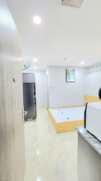 Nhà 2 cửa thoáng sáng mát mẻ full nội thất
