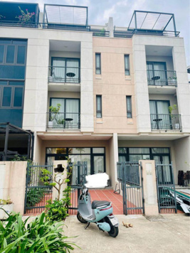 Bán căn liền kề 4 tầng Lotus Residences view hồ ven biển trung tâm Hùng Thắng, Bãi Cháy, Hạ Long