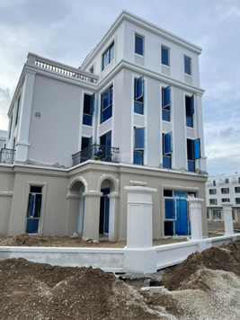 Bán căn song lập góc cạnh vườn hoa 210m2 giá 18 tỷ duy nhất tại dự án Vinhomes Vũ Yên. LH GDKD sàn