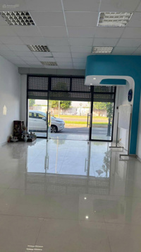 Cho thuê Shophoues Sao Biển mặt đường lớn 40m - Hoàn thiện cơ bản có điều hòa - Giá 14 triệu/ tháng