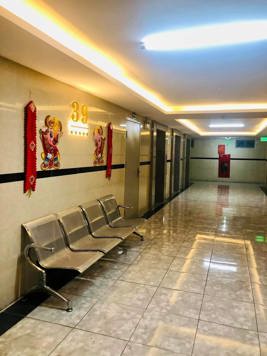 CHÍNH CHỦ BÁN CĂN TẦNG TRUNG THUẬN TIỆN CHO VIỆC ĐI LẠI, CĂN GÓC 2PN, 2WC, 53,5M2, TÒA NHÀ CT12 KIM VĂN KIM LŨ - HOÀNG MAI - HÀ NỘI.  * Mô tả:  - Căn góc 2 ngủ, 2WC, căn góc cực thoáng, mát. - Nội thất: Đầy đủ chủ để lại toàn bộ khách thích chỉ việc