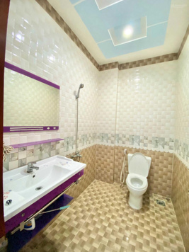 Nhà 1 trệt 2 lầu và sân thượng đường Xuân Thủy, KDC Hồng Phát