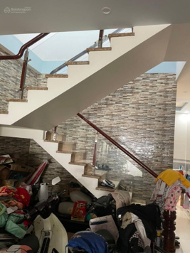 Hẹn cọc mà gãy rồi, mặt tiền Nguyễn Văn Cừ, giá tốt IB riêng share kèo