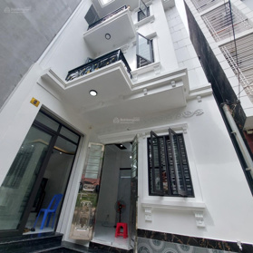 Chính chủ bán nhà ngõ Nam Pháp 1, xe ô tô đỗ cách nhà ~50m