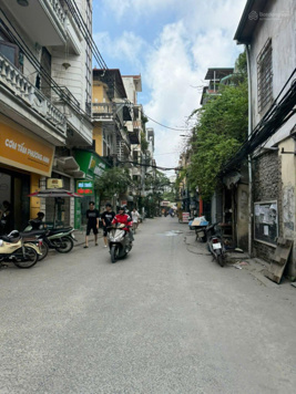 CC bán nhà 381 Nguyễn Khang, Cầu Giấy. DT 53m2 - phân lô 2 mặt ngõ oto qua nhà. Ra mặt phố chỉ 20m