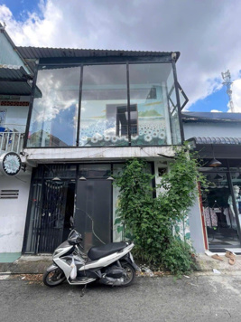 Siêu hiếm chính chủ gửi nhà trệt lầu 2 mặt tiền hẻm 2 đường Nguyễn Việt Hồng