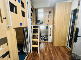 Chính chủ bán mặt tiền 12m. Diện tích nhà 50m2. Tầng trên 60m2. 8 tầng thang máy, full nội thất