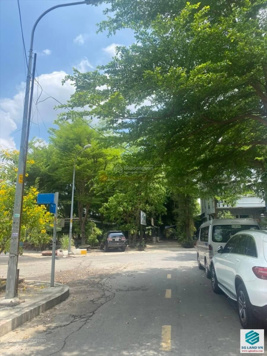 Bán nhà phường An Phú Quận 2 | 3 lầu, thiết kế hiện đại, có thang máy, đối diện công viên