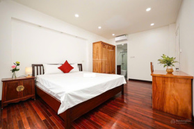 Cho thuê căn 02 ngủ 02 WC mới ở vị trí cực kỳ đắc địa của Hồ Tây, 90 Xóm Chùa ngay mặt Hồ Tây