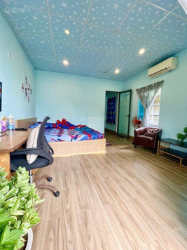 Kiệt ô tô thông 5m, có sân đậu ô tô diện tích lớn 90m2 Huỳnh Ngọc Huệ. Gần Me Nhu