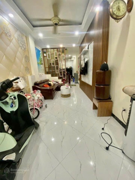 Bán nhà phố Khương Trung, Thanh Xuân, ngõ ba gác tránh, kinh doanh, DT: 40m2*3T