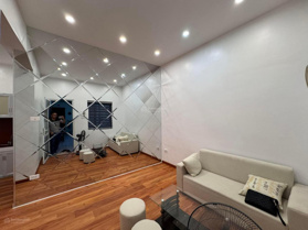 Quá hiếm! Chung cư Nguyễn Khánh Toàn - Cầu Giấy 55m2, 2 ngủ đầy đủ nội thất về ở luôn chỉ 2.55 tỷ