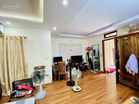 Bán gấp nhà phố Kim Ngưu, Hai Bà Trưng 70m2, 5 tầng, MT 4.5m, giá 11 tỷ. Đầu tư gấp.