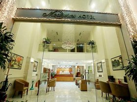 Thông tin địa chỉ Khách sạn Moon View: Khách sạn có view bờ hồ