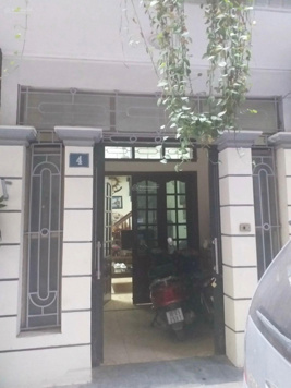 Bán nhà riêng 42m2x3.5 tầng trên diện tích đất 60m2 tại Giáp Bát ôtô vào được (Miễn trung gian, QQ)