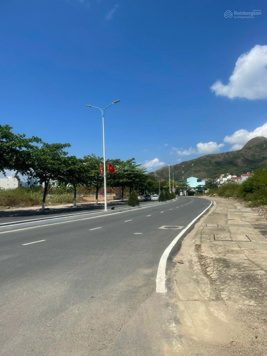 Bán đất biệt thự lô 209 khu 13 đường Phạm Văn Đồng - Phường Vĩnh Hoà-Nha Trang. Giá chỉ 62 triệu/m2