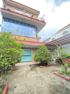 Chính chủ bán biệt thự 427m2 mặt đường Đại Lộ Bình Dương, full nội thất