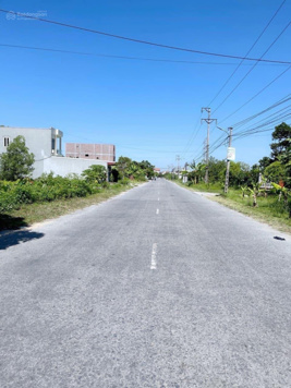 Siêu phẩm mặt đường 402 đối diện khơi bia 138m2 ngang 6m đường 26m giá chỉ 2x tr /1m2 (x tiểu học)