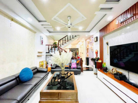 Bán nhà Hải An, đường Văn Cao, độc lập hiện đại, ô tô đỗ trong nhà 90m2x4 tầng, giá chỉ 5.700 tỷ