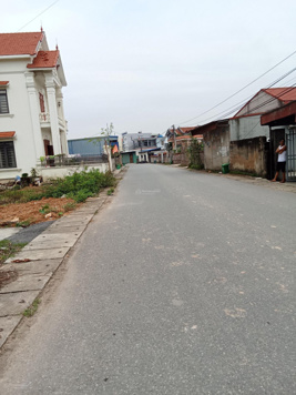 Bán vài lô đất thổ khu vực trung tâm Quảng Thanh vị trí đẹp đường ô tô giá công nhân