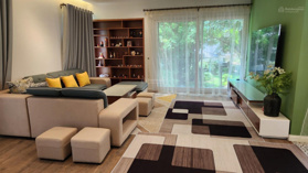 Cần bán nhanh biệt thự đơn lập Ecopark, nhà hoàn thiện có gu, view công viên. Liên hệ Hà 0983 599 432