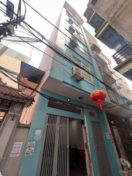 Chung cư mini Dịch Vọng Hậu 6 tầng 16 phòng luôn luôn full kín doanh thu trên 75tr diện tích 60m2