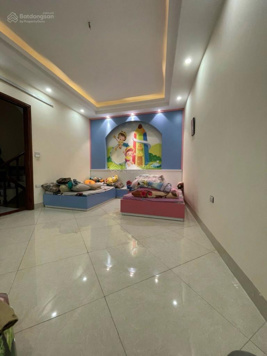 Phải thật nhanh mới kịp giảm chào tổng 1.8 tỷ Bồ Đề 68m2 5T Mt 4.8m gara ôtô thang máy ôtô 7 chỗ