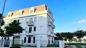 Chính chủ bán biệt thự 212m2. Giá 133 tr/m2. LH xem nhà: 0912 400 394