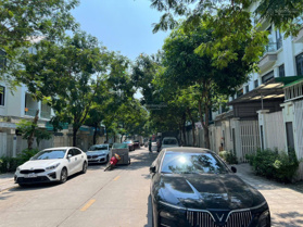 Chính chủ bán nhà vườn C5 - 17 Geleximco 120m2 mặt tiền 6m. Khu dân cư, cách Aone Mall 200m. SĐCC