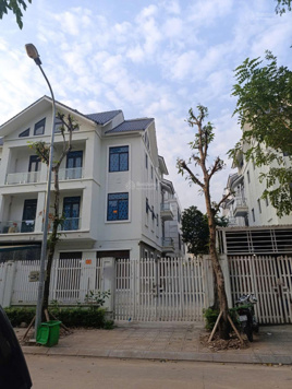 Bán Biệt thự 200m2 KDT Geleximco Lê Trọng Tấn, 3 phút ra AEON Mall Hà Đông, không lỗi, giá 28 tỷ