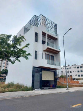 Nhà mặt tiền đường B4 - VCN Phước Long 2, full nội thất xịn lh:0905 262 157