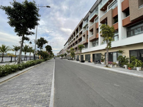 Bán lại lô đất cực đẹp bờ quan 14 giá sụp hầm