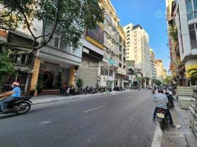 Cho thuê sàn T1 mặt phố Yên Ninh giao Nguyễn Trường Tộ, khu vực sầm uất tiện kinh doanh