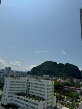 Chính chủ cần bán cắt lỗ căn hộ khách sạn - chung cư view biển vịnh Hạ Long - full nội thất