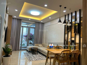 Bán cắt lỗ Opal Garden góc 2PN 72m2 view Landmark 81 giá 3,85tỷ full nội thất bao thuế phí GigaMall
