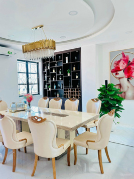 Căn góc 2 mặt siêu hiếm, full nội thất (5,5m x 20m) giá 22,7tỷ (1 hầm 4 lầu)
