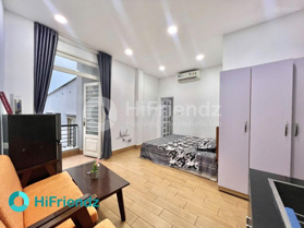 Studio ban công, full nội thất đẹp và mới, không gian sạch sẽ yên tĩnh, vị trí sát bên Quận 1