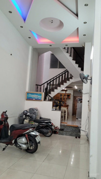 Tân Bình - Hẻm xe hơi - sát mặt tiền 94m2 x 4 tầng - dòng tiền 35tr, 8.2 tỉ bán gấp