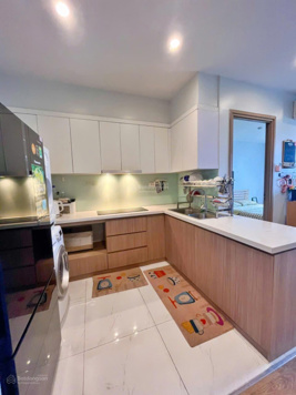 Duy nhất căn 2N 2VS tầng cao hướng ĐN, view biển, nội thất đầy đủ, sổ đỏ lâu dài
