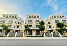 Độc quyền căn biệt thự song lập Palm Villas to đẹp rẻ nhất Vin 2 DT: 112m2 giá 11.9 tỷ