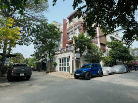 Bán nhà 2 mặt tiền khu cán bộ Đường Sông, hẻm rộng 8 mét khu vực an ninh có thể đậu 4 - 5 xe ô tô