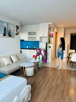 Cần bán căn studio lớn hướng đông nam view biển nội thất cổ điển sang đẹp, nhà mới tinh, đã có sổ