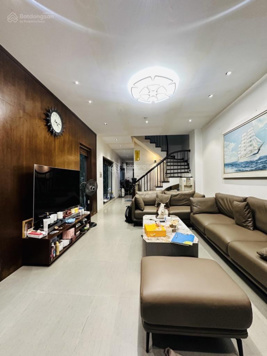 Siêu phẩm hiếm - nhà đẹp - full đồ xịn xò - xây 3 thoáng - trung tâm Bồ Đề - ngõ ô tô 7 chỗ