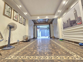 Phố Sài Đồng, 37 m2 6 tầng mặt tiền 4 m full nội thất xịn ngõ ô tô tránh thông vòng quanh