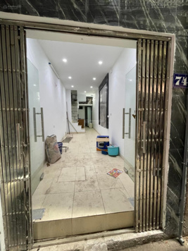 Chính chủ bán nhà Phố Tôn Thất Tùng, Quận Đống Đa. Ngõ thông, kinh doanh sầm uất chỉ hơn 4 tỷ.