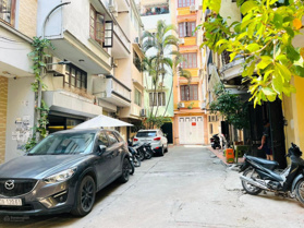 HIẾM ..PHÂN LÔ BÀN CỜ , NHÀ 2 MẶT NGÕ OTO , KINH DOANH , OTO ĐỖ NGÀY ĐÊM , NHỈNH 10 TỶ