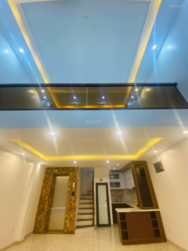 PHÂN LÔ ĐỐNG ĐA 8 TẦNG THANG MÁY NHÀ MỚI , 15M RA PHỐ , 50M RA HỒ ĐẮC DI, NGÕ THÔNG TỨ TUNG .