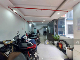 Bán tòa căn hộ dòng tiền 35 phòng khép kín, mặt tiền 12m, DT 122m2, giá chào 38 tỷ