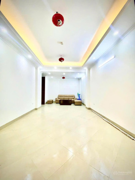 Mua nhà trực tiếp chính chủ Văn Cao 45m2 7T thang máy nhỉnh 11 tỷ TL sâu cho khách thiện chí